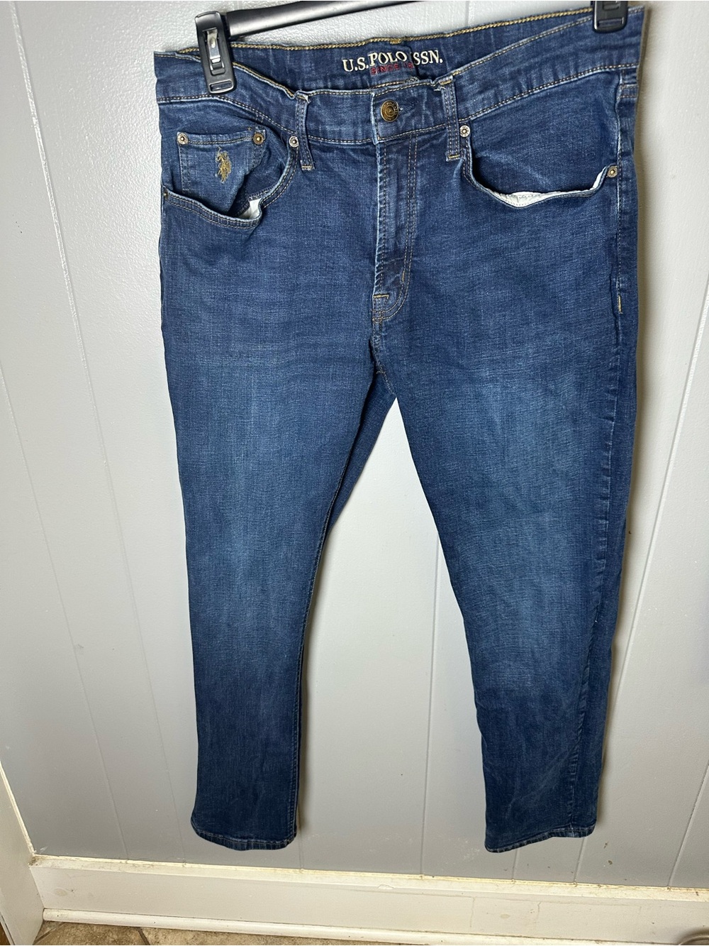 U.S. Polo Assn. Slim Men’s 36x 32 Jeans in Medium Blue Wash active stretch